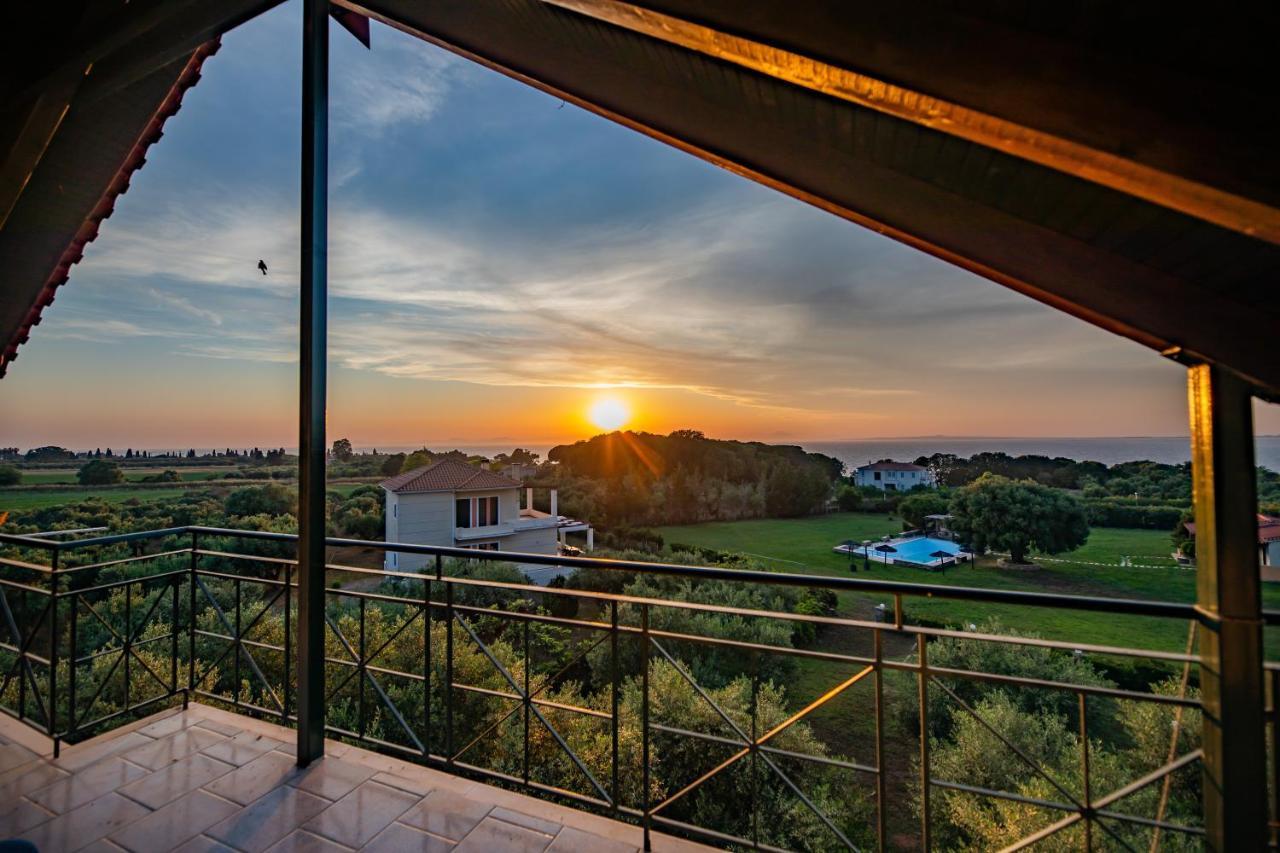 Villa Georgina B&B กาตาโกลอน ภายนอก รูปภาพ