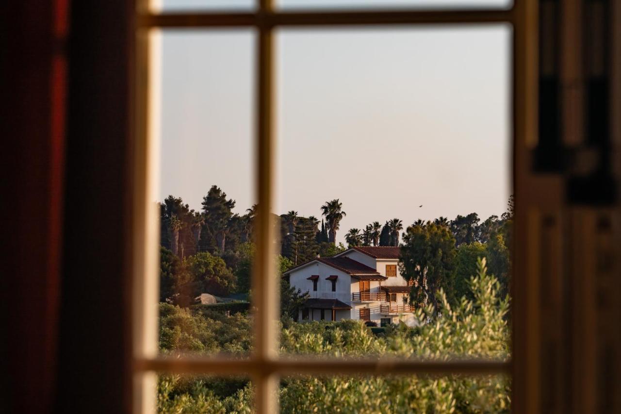 Villa Georgina B&B กาตาโกลอน ภายนอก รูปภาพ
