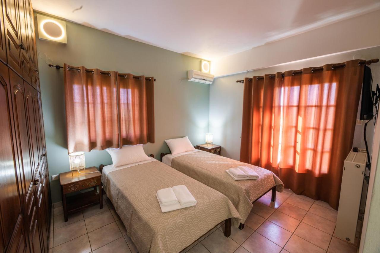 Villa Georgina B&B กาตาโกลอน ภายนอก รูปภาพ