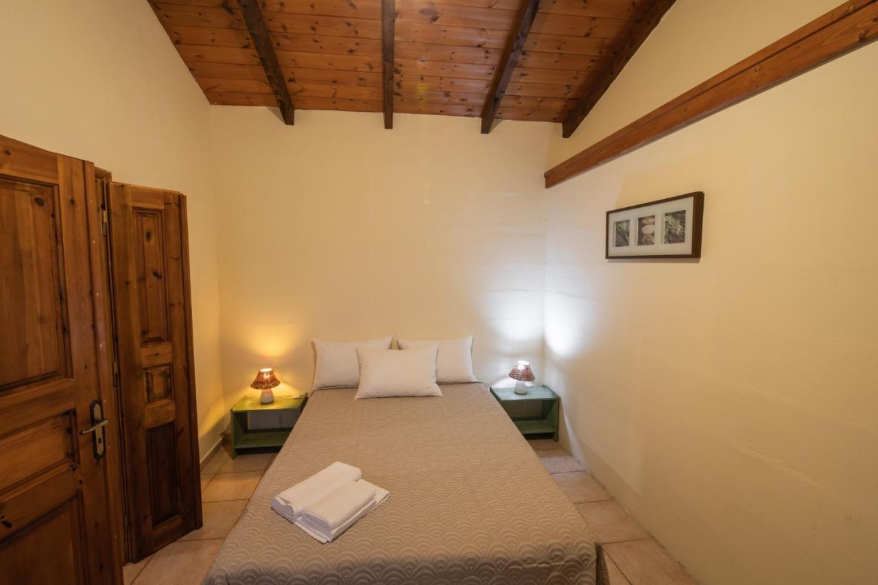 Villa Georgina B&B กาตาโกลอน ภายนอก รูปภาพ