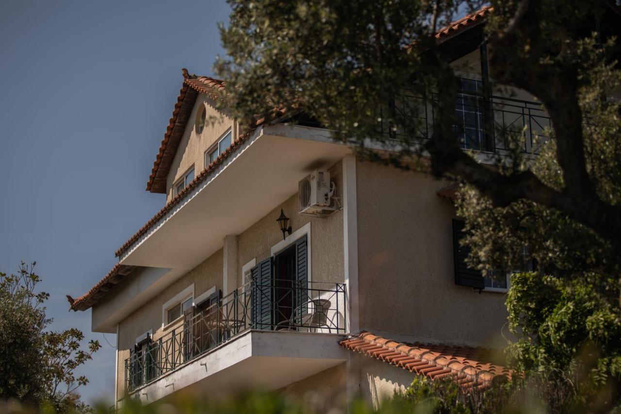 Villa Georgina B&B กาตาโกลอน ภายนอก รูปภาพ
